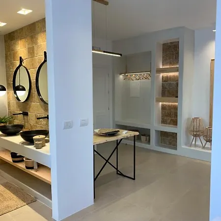 Art Apartment *